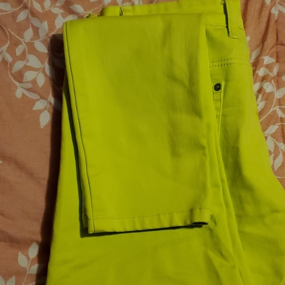 Jeans - Picture 3 of 3